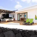 House Semesterbostad *