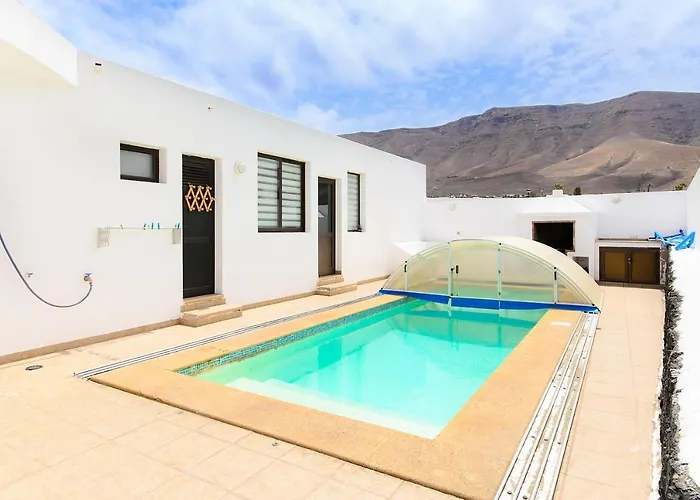 Дом отдыха House Фамара